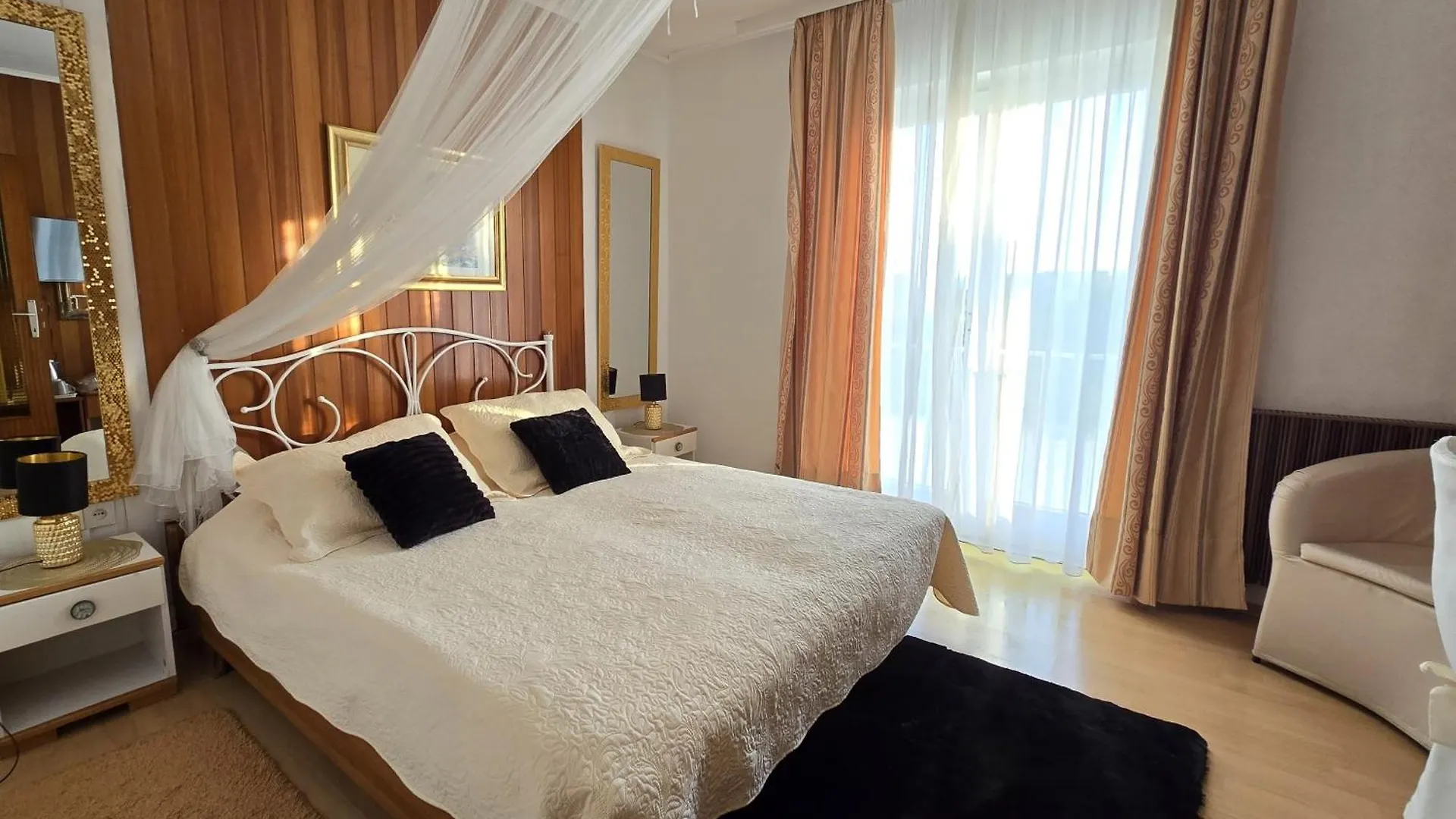 Guest House Villa Ines - Annex Zadar Couette-café