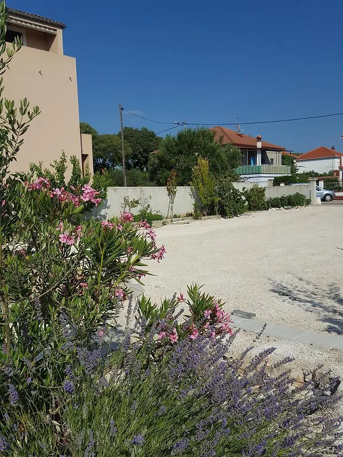 Couette-café Guest House Villa Ines - Annex Zadar